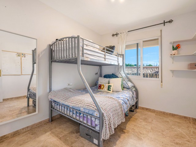 2 Bedrooms Apartment in Nueva Andalucía