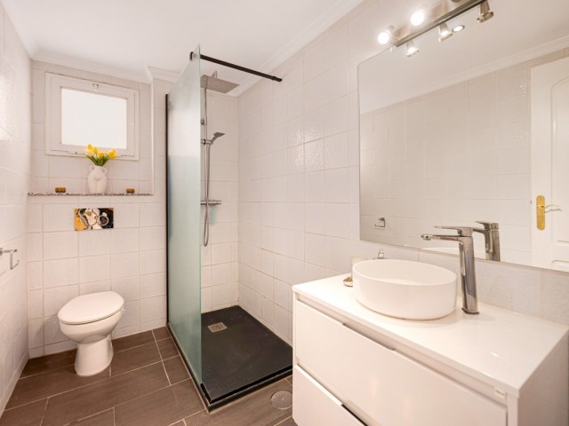 2 Bedrooms Apartment in Nueva Andalucía