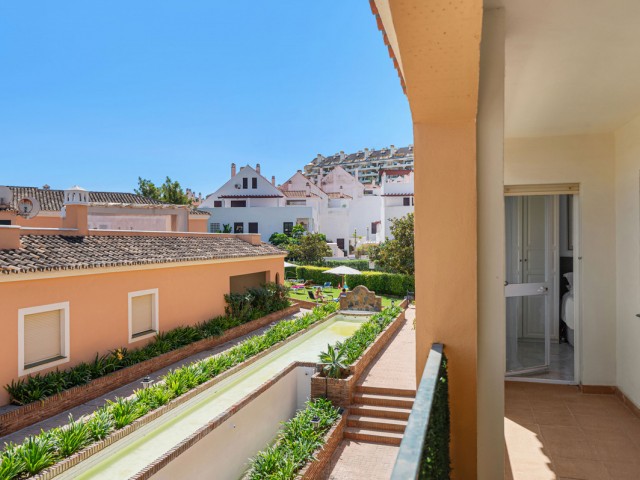 2 Bedrooms Apartment in Nueva Andalucía