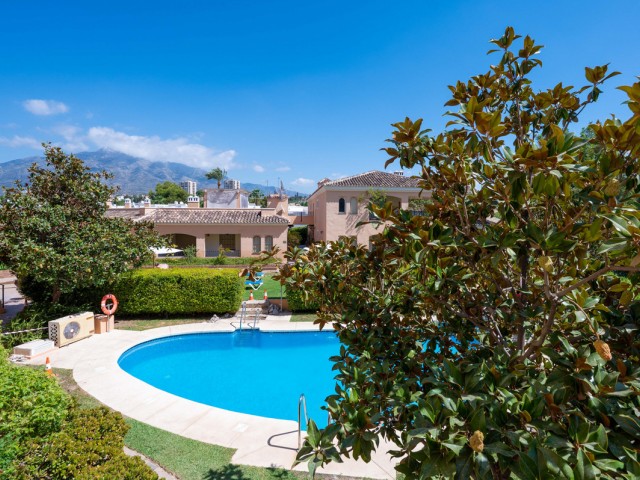 2 Bedrooms Apartment in Nueva Andalucía