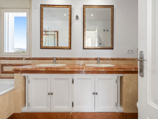 3 Bedrooms Apartment in Marbella