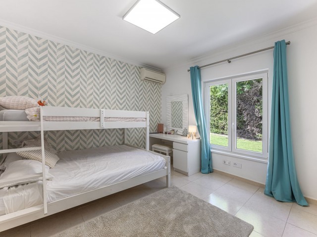 Villa avec 5 Chambres  à Sotogrande Costa