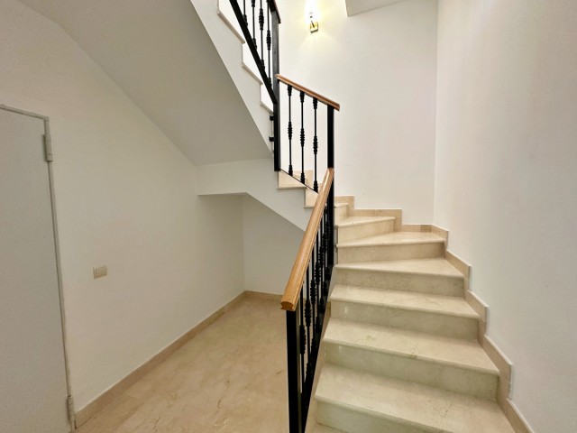 3 Bedrooms Townhouse in Benahavís