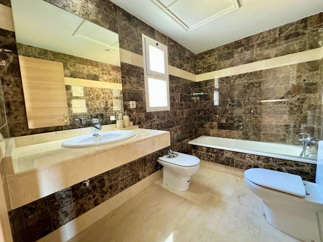 3 Sovrums Radhus i Benahavís