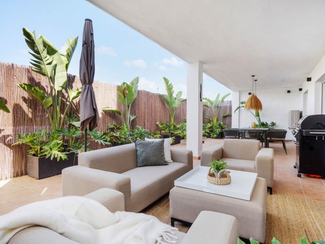 Apartamento con 4 Dormitorios  en Nueva Andalucía