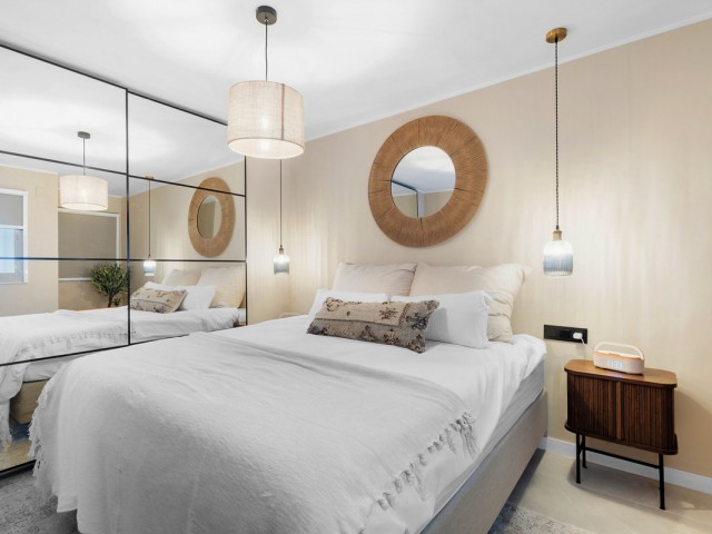 Apartamento con 4 Dormitorios  en Nueva Andalucía