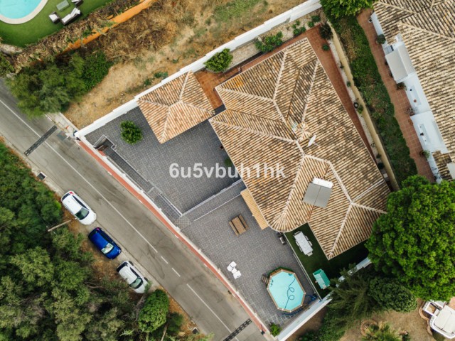 Villa con 4 Dormitorios  en Benalmadena