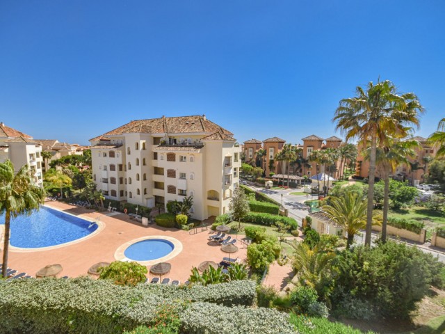 2 Bedrooms Apartment in Elviria