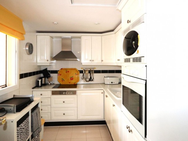 2 Bedrooms Apartment in Elviria
