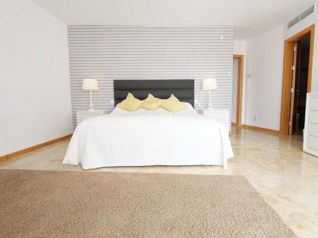 Penthouse in Altos de los Monteros