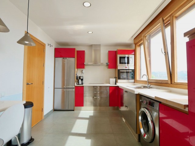 Penthouse in Altos de los Monteros