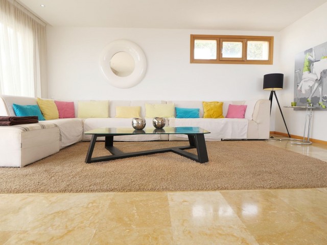 Penthouse in Altos de los Monteros