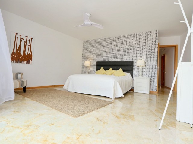 Penthouse in Altos de los Monteros