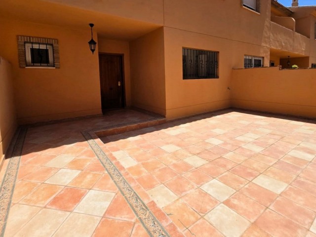 Maison mitoyenne avec 4 Chambres  à La Cala de Mijas