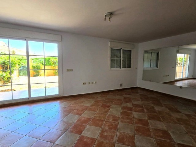 Maison mitoyenne avec 4 Chambres  à La Cala de Mijas