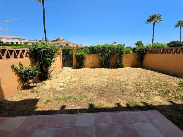 Maison mitoyenne avec 4 Chambres  à La Cala de Mijas