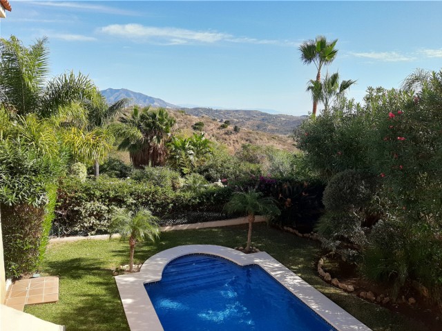 Villa avec 4 Chambres  à Riviera del Sol