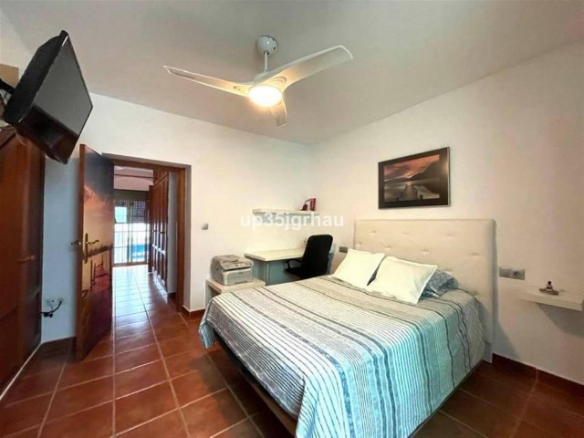 4 Slaapkamer Rijtjeshuis in Estepona