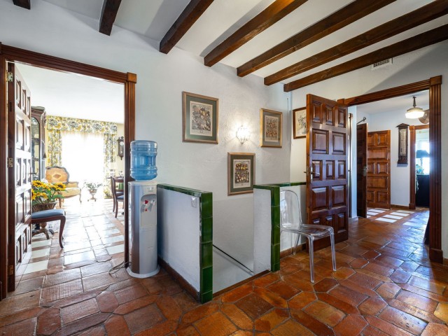 8 Bedrooms Villa in Benalmadena