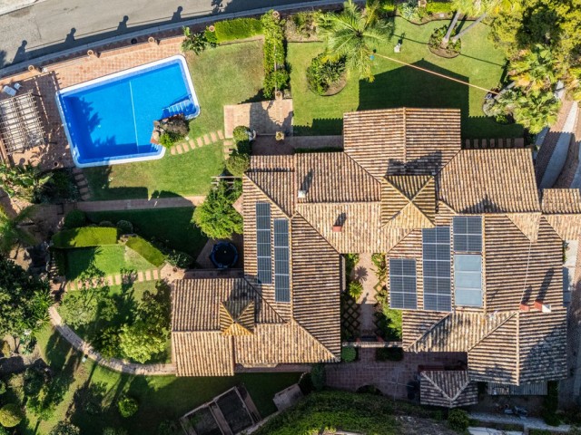 Villa avec 8 Chambres  à Benalmadena