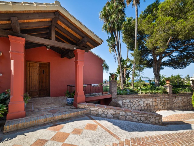 8 Schlafzimmer Villa in Benalmadena