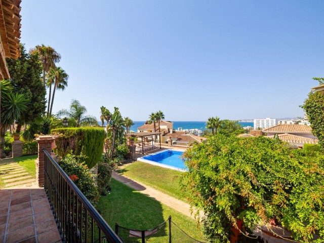 8 Schlafzimmer Villa in Benalmadena