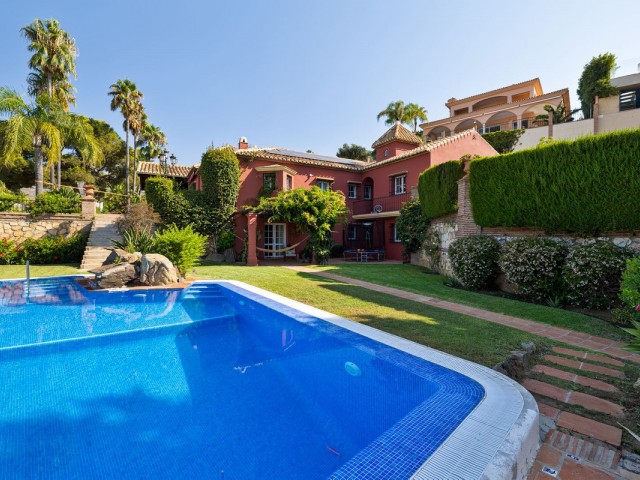 8 Schlafzimmer Villa in Benalmadena