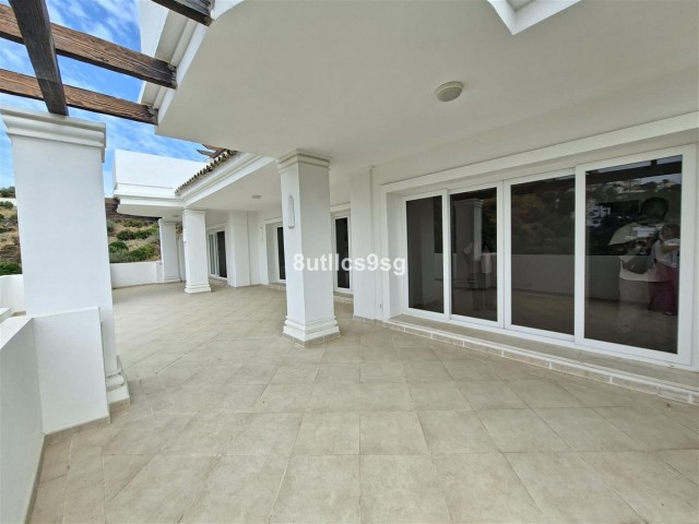 Apartamento con 2 Dormitorios  en Aloha