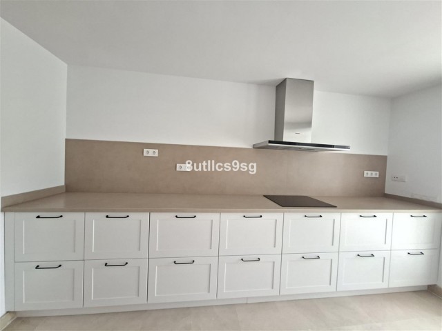 Apartamento con 2 Dormitorios  en Aloha