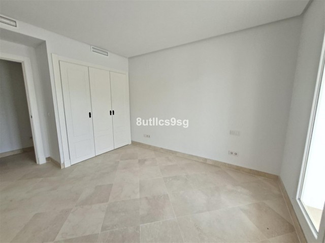 Apartamento con 2 Dormitorios  en Aloha