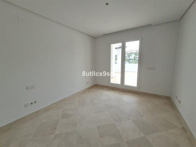 Apartamento con 2 Dormitorios  en Aloha