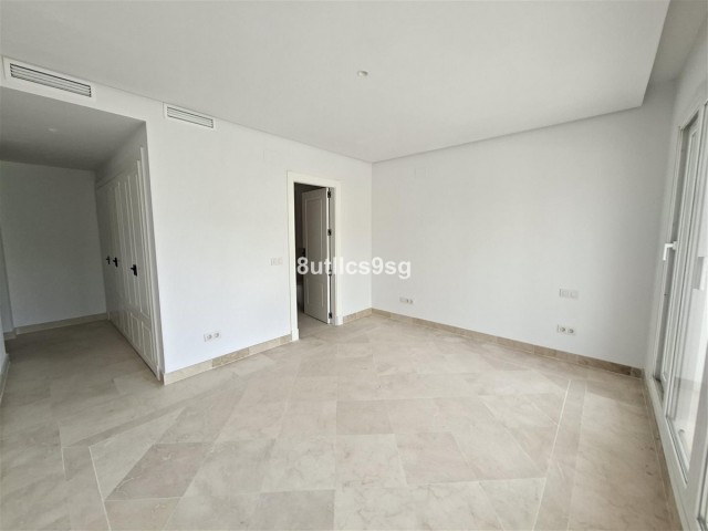 Apartamento con 2 Dormitorios  en Aloha