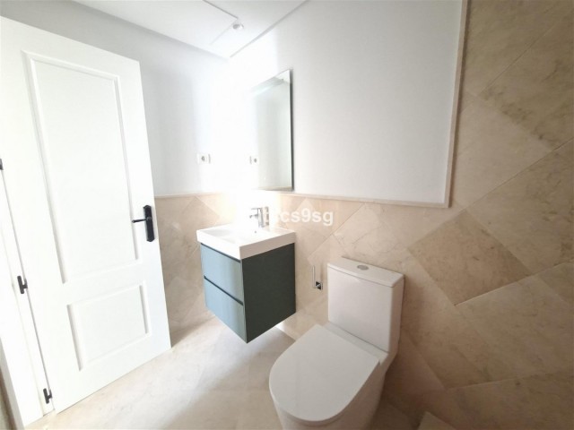 Apartamento con 2 Dormitorios  en Aloha
