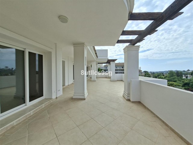 Apartamento con 2 Dormitorios  en Aloha