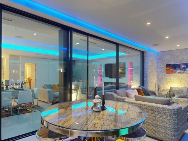 5 Slaapkamer Villa in La Cala
