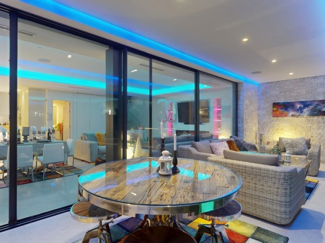 5 Slaapkamer Villa in La Cala