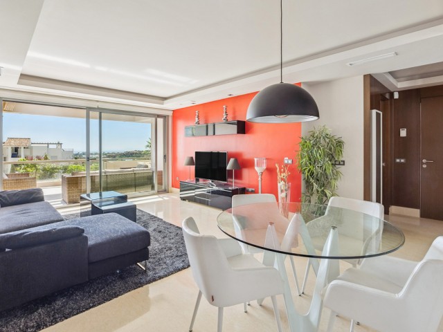 2 Bedrooms Apartment in Benahavís