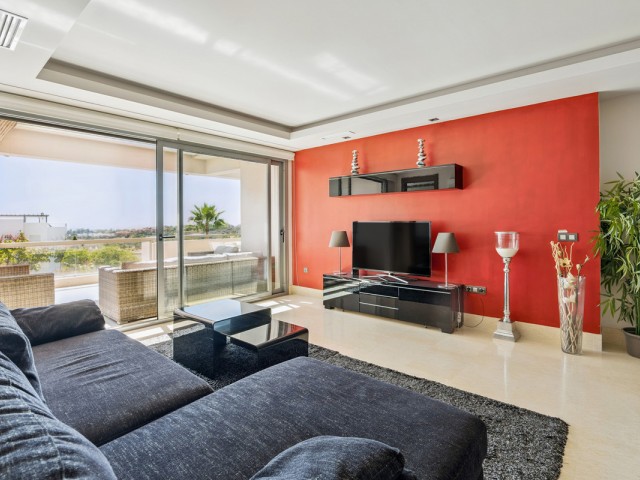 2 Bedrooms Apartment in Benahavís