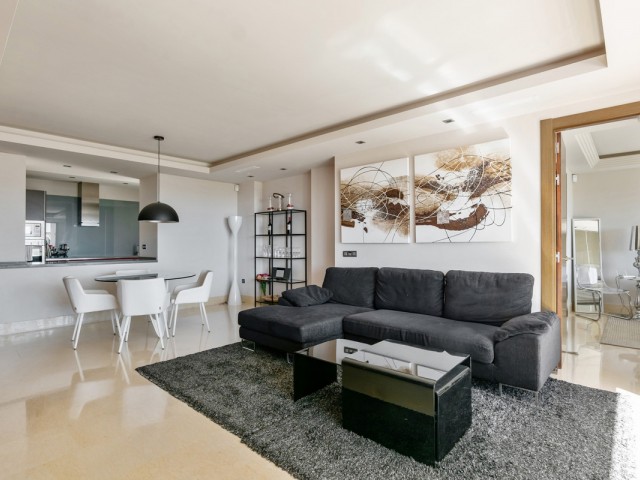 2 Bedrooms Apartment in Benahavís