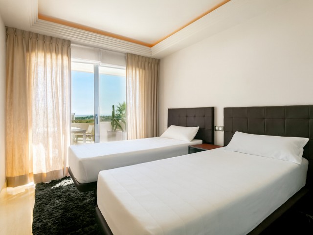2 Bedrooms Apartment in Benahavís