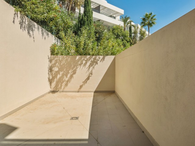 2 Bedrooms Apartment in Benahavís