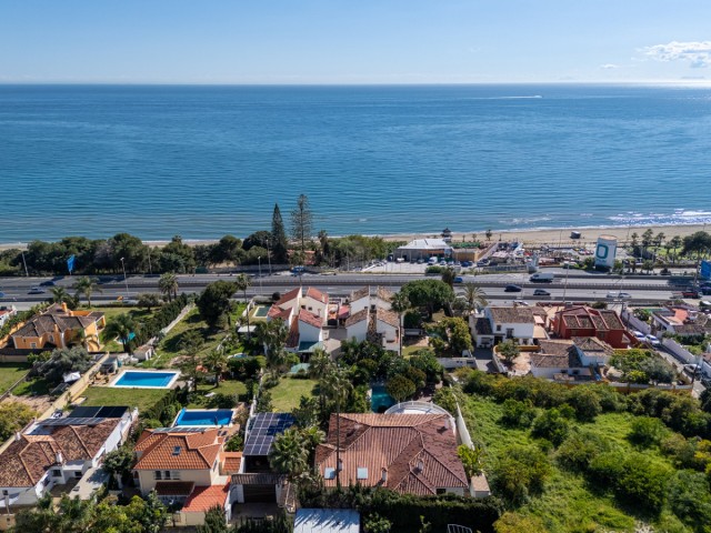 7 Bedrooms Villa in Marbella