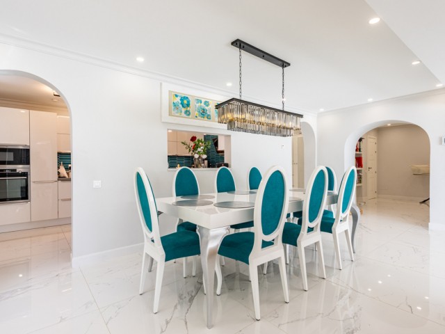 7 Bedrooms Villa in Marbella