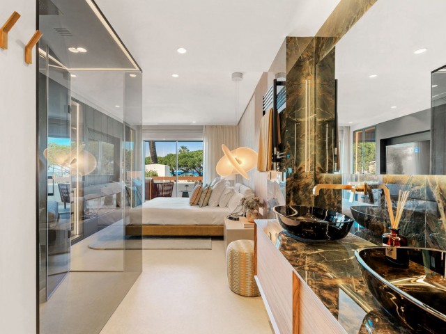 6 Bedrooms Apartment in Los Monteros