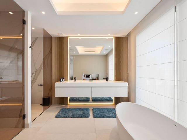 4 Soveroms Villa i Nueva Andalucía
