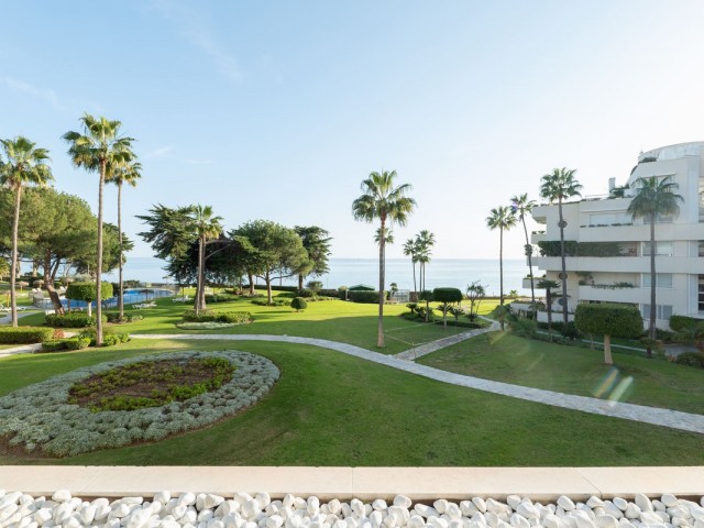 2 Makuuhuoneen Huoneisto Estepona
