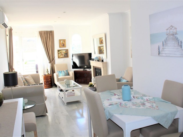 Apartamento con 2 Dormitorios  en Nueva Andalucía