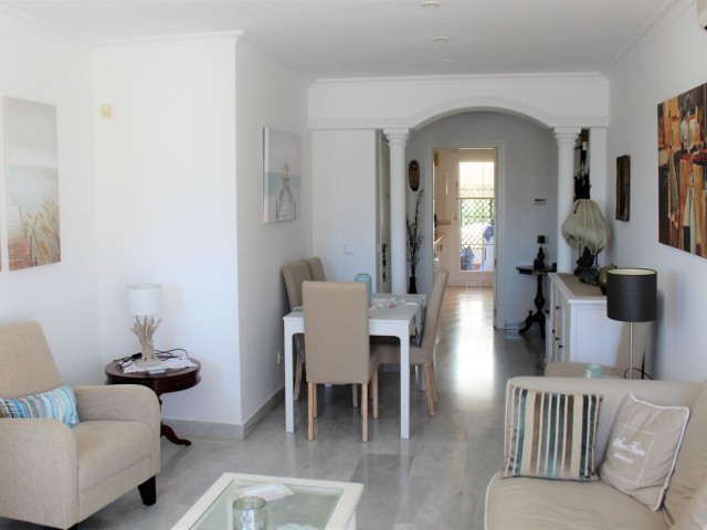 Apartamento con 2 Dormitorios  en Nueva Andalucía