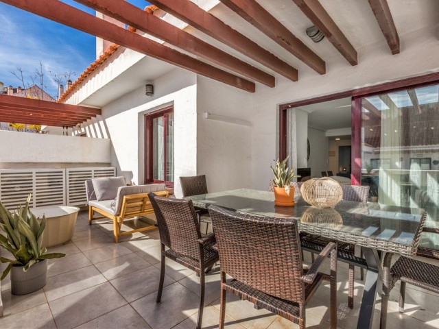 Apartamento con 3 Dormitorios  en Nueva Andalucía