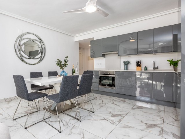 Apartamento con 3 Dormitorios  en Nueva Andalucía